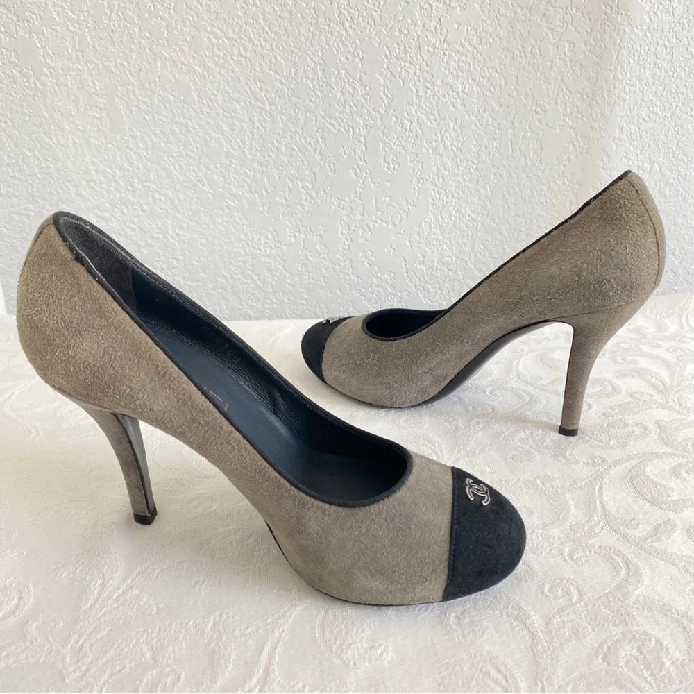 chanel gray black CC logo cap toe pumps